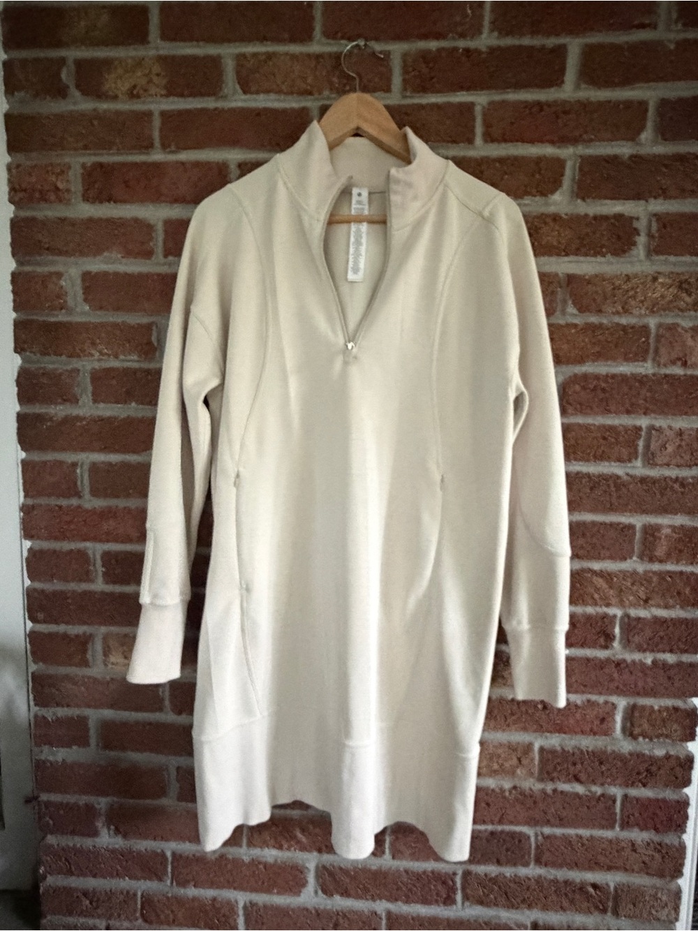 lululemon soft streme dress. size 8. cream.  softstreme